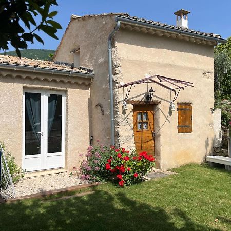 Cabanon Entoure De Montagnes Et D'Oliviers Vila Nyons Exterior foto