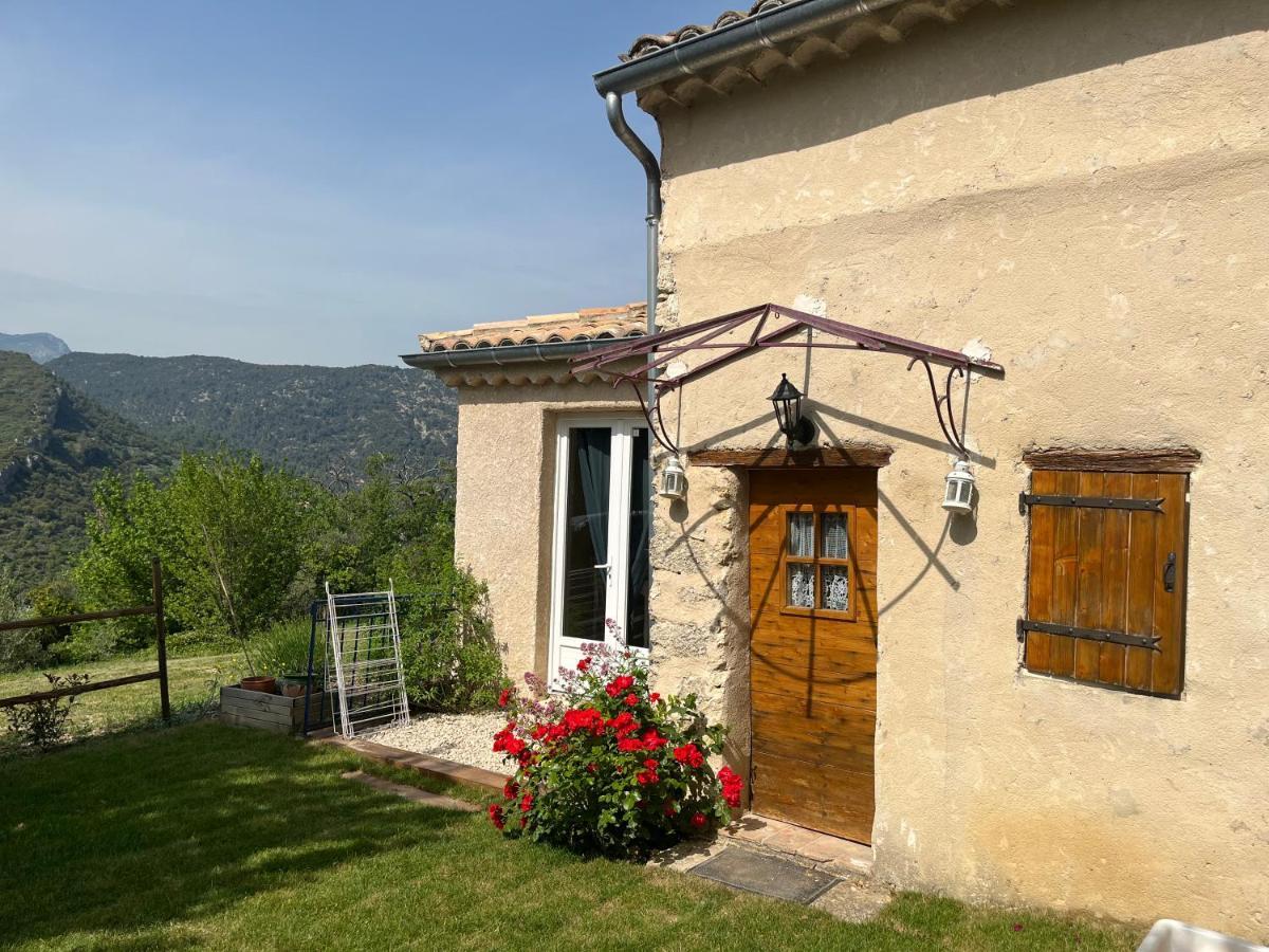 Cabanon Entoure De Montagnes Et D'Oliviers Vila Nyons Exterior foto